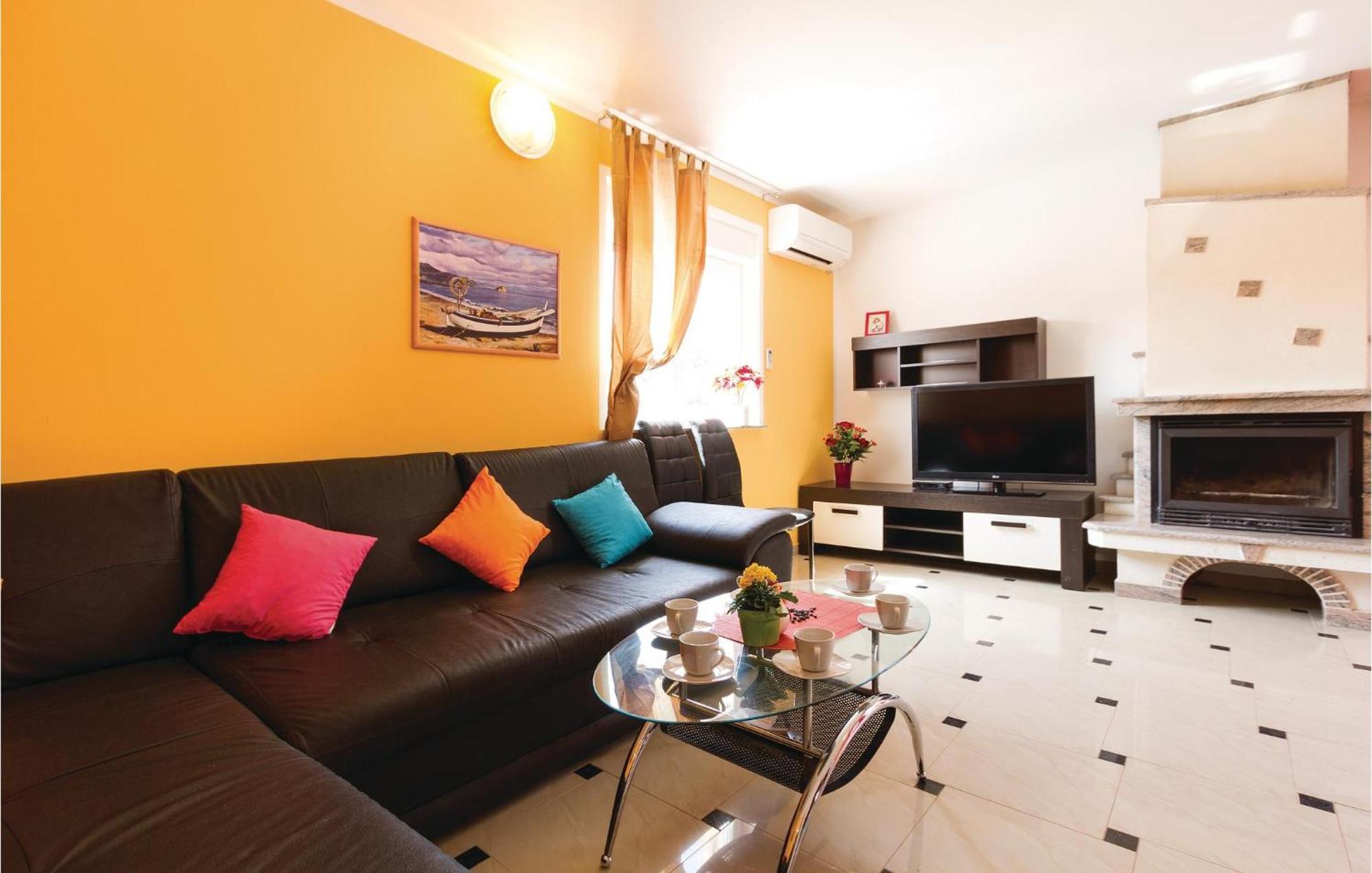 Stunning Home In Betiga With Wifi Barbariga Exterior photo